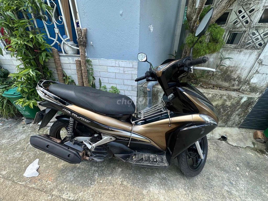 Смесь черного медно-золотого сплава Honda Air Blade 2012