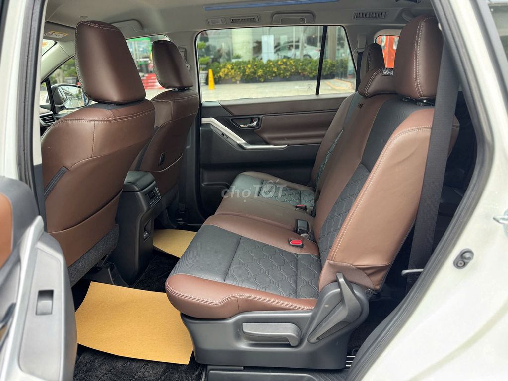 Innova Cross 2025 - Siu Cọp 1.000 km. Mua bán Ô tô tại Quận Phú Nhuận Tp Hồ Chí Minh được đăng bởi Vũ Phong Toyota Sure Xe Cũ Chính Hãng hình 16