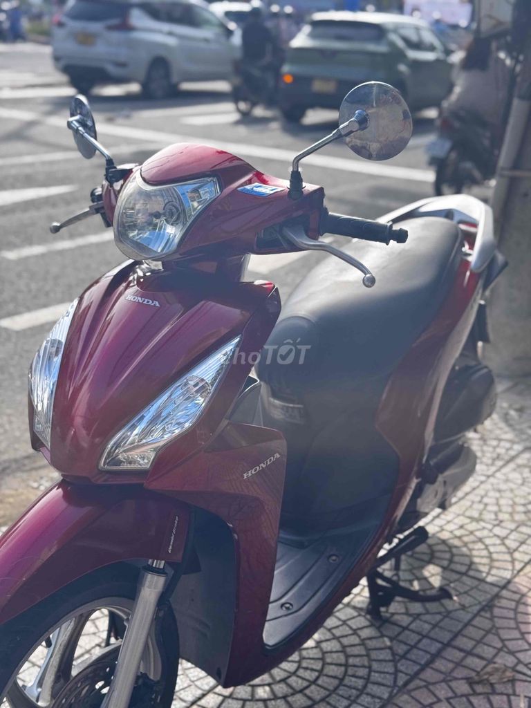 Honda Vision 2016, красный