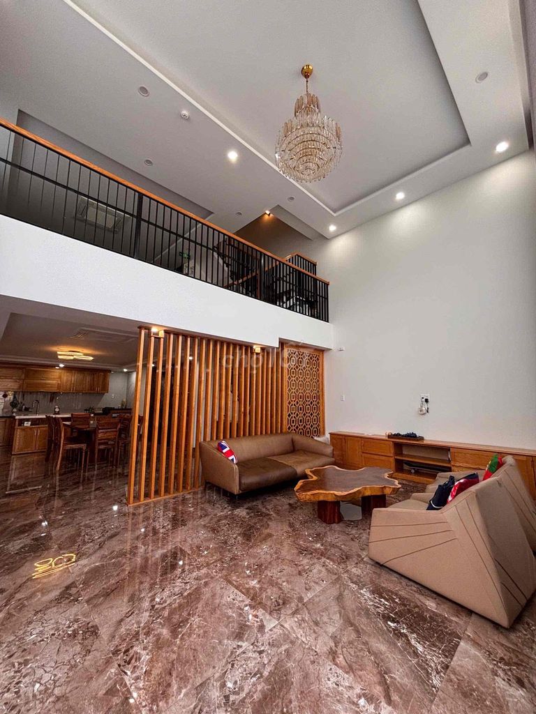 Garden villa with elevator and 4 bedrooms in Hòa Xuân — photo 8