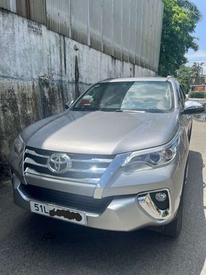 Toyota Fortuner 2019 Máy dầu Số sàn Bạc
