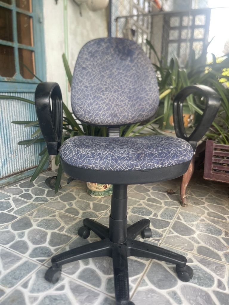 Ghế xoay văn phòng( sinh viên). Mua bán Bàn ghế tại Quận Ngũ Hành Sơn Đà Nẵng được đăng bởi phat hình 1