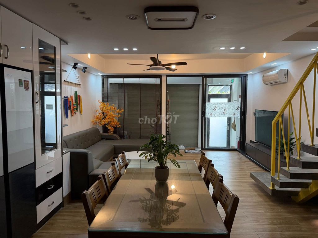 Аренда · 4 комн. · 100 м² · Quận Cẩm Lệ, ул. Đường Đình Văn Chấp