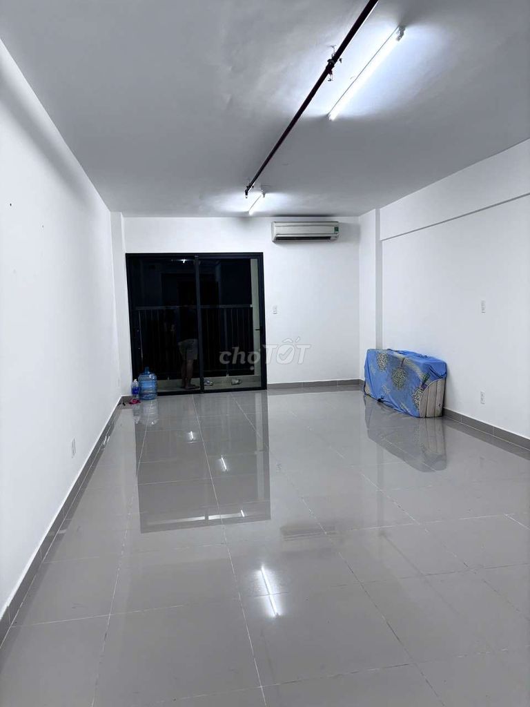 Cho thuê căn Studio nhà trống có máy lạnh khu EcoXuan giá 3tr5 cọc 1th