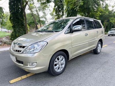 Toyota inova G 2008 MT