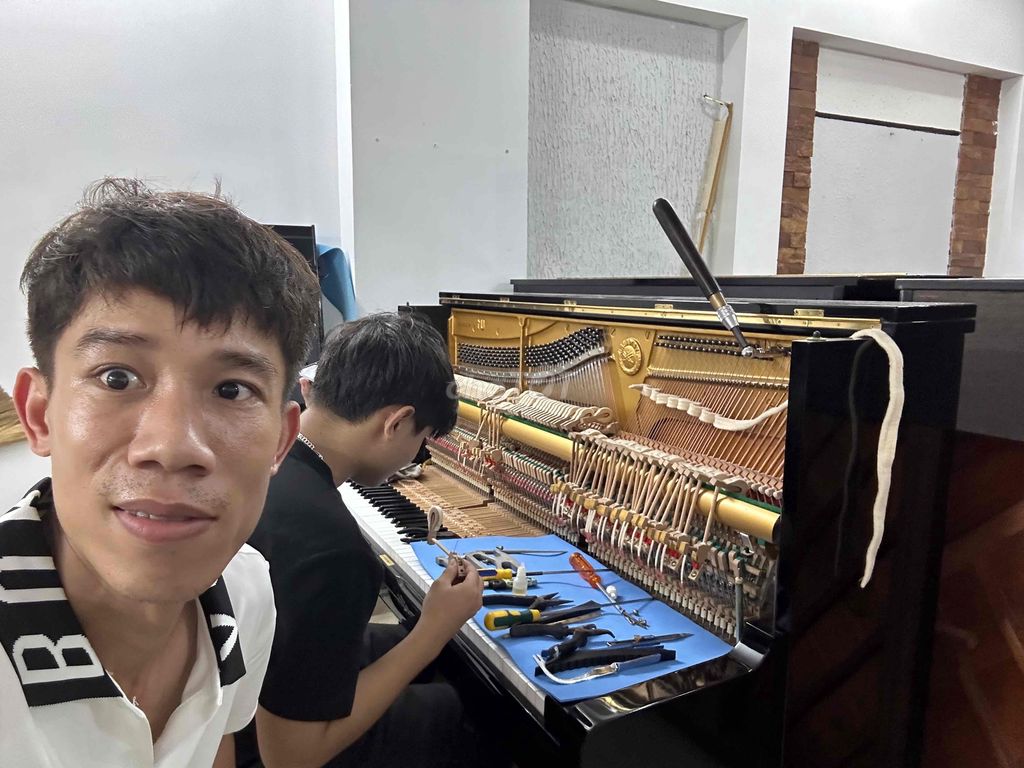 piano cơ Yamaha Kawai, lạc dòng, Piano điện