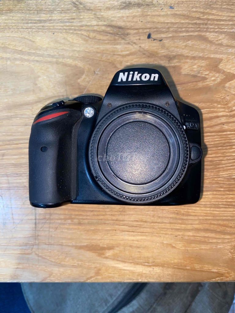 Máy ảnh Nikon DSLR Đen. Mua bán Máy ảnh, Máy quay tại Quận Cẩm Lệ Đà Nẵng được đăng bởi Mai Trương Doãn hình 1