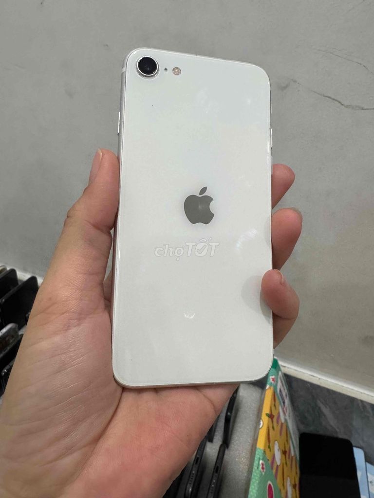iPhone SE 64GB 2022  màn Zin gắn máy mất Vân tay. Mua bán Điện thoại tại Quận 4 Tp Hồ Chí Minh được đăng bởi Phan Pha hình 1