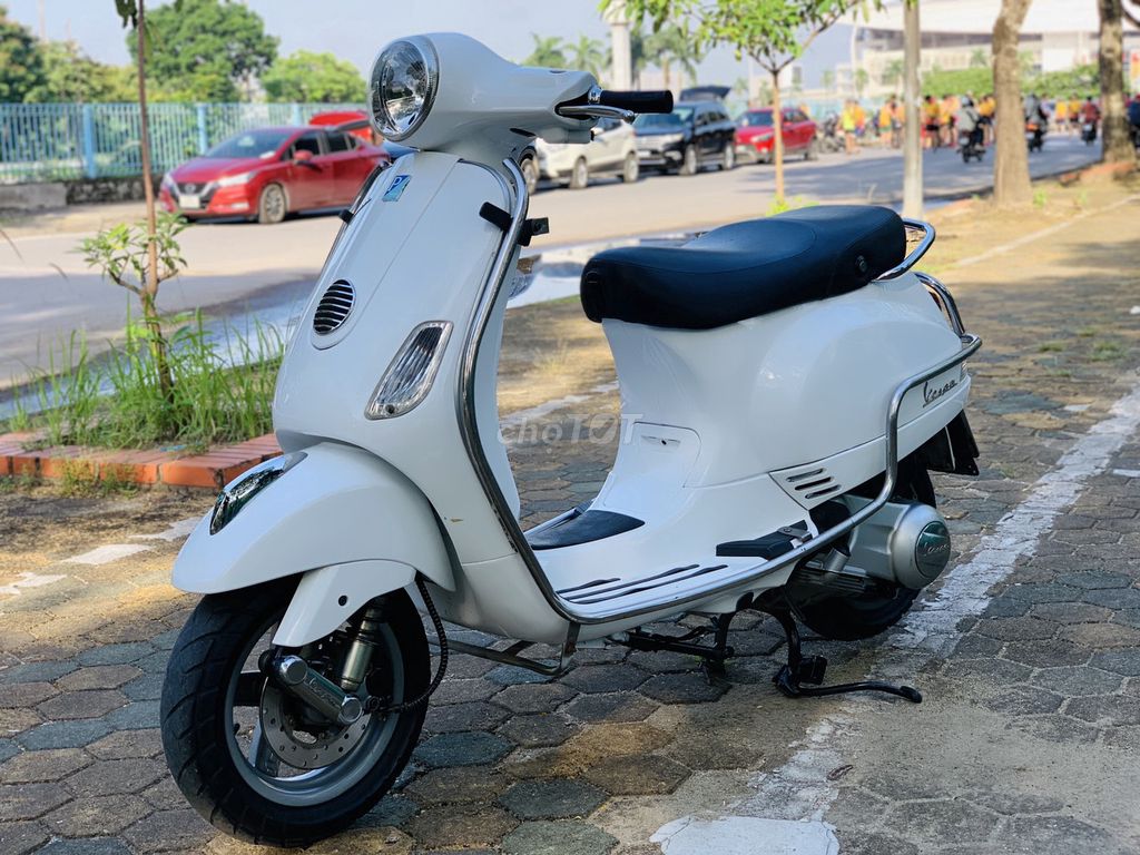 Vespa LX 125 ie nguyên bản biển HÀ NỘI xe nữ đi. Mua bán Xe máy tại Quận Cầu Giấy Hà Nội được đăng bởi A Nam hình 5