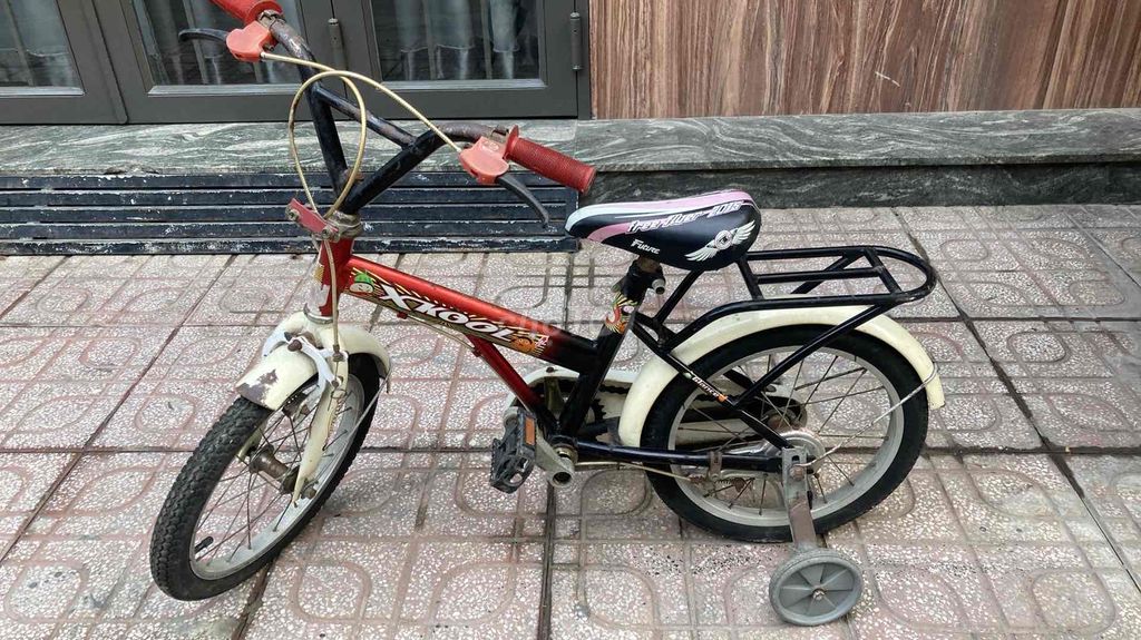 Xe đạp trẻ em như hình đăng