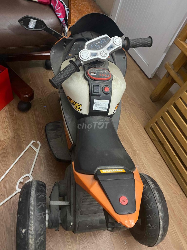 Xe máy điện trẻ em Cam Đen Trắng. Mua bán Mẹ và bé tại Quận Đống Đa Hà Nội được đăng bởi Viet hình 1