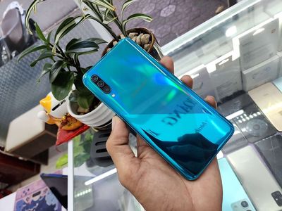 Samsung A30s 4GB/64GB zin đẹp (bh 1 tháng)