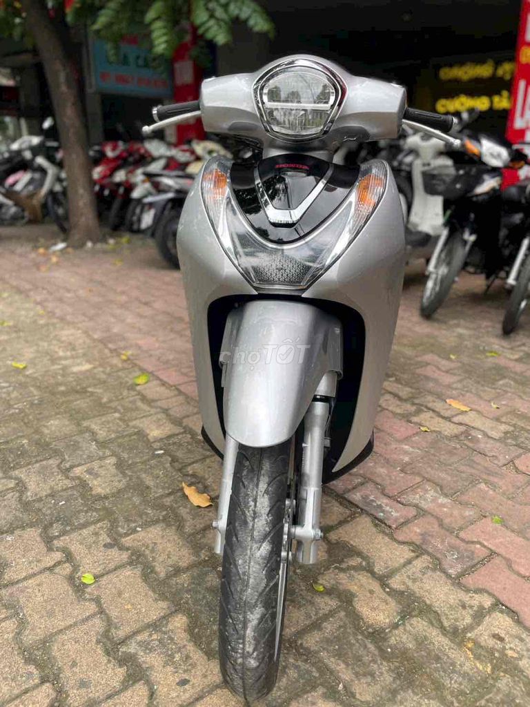 Honda SH Mode 2021 Bạc. Mua bán Xe máy tại Thành phố Biên Hòa Đồng Nai được đăng bởi Minh Hiền hình 1