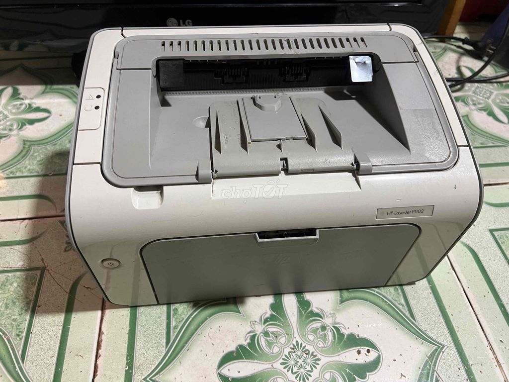 Máy in HP LaserJet P1102 Trắng xám. Mua bán Đồ dùng văn phòng tại Quận 7 Tp Hồ Chí Minh được đăng bởi Anh tèo hình 1