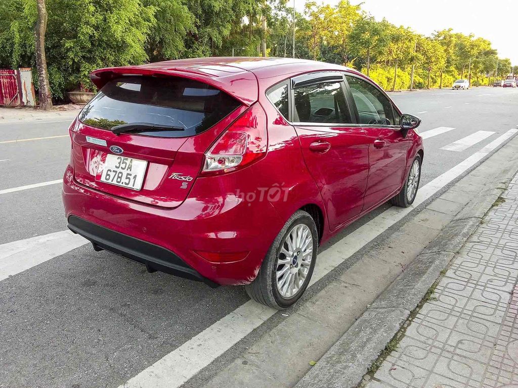 Ford Fiesta 2014 photo 3