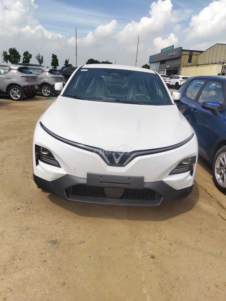 Vinfast VF6 ECO màu trắng 2025 có xe và hồ sơ. Mua bán Xe điện tại Huyện Thường Tín Hà Nội được đăng bởi Nguyễn Tín hình 3