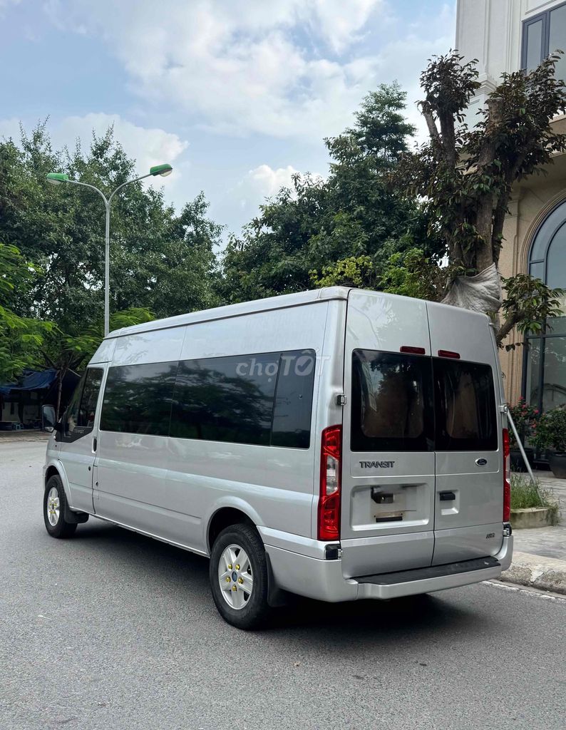 Ford Transit 2021 средняя база 16 мест серебристый