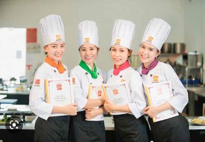 Tuyển Nữa Đứng Bếp