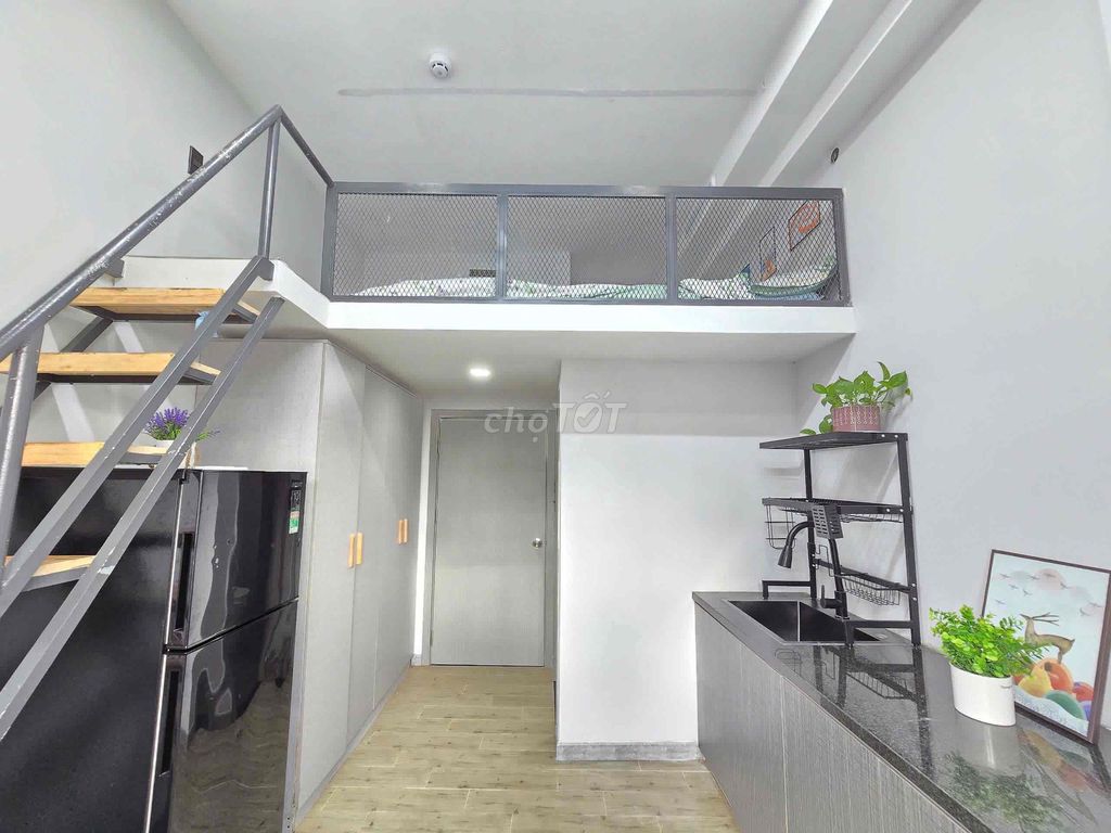 Thuê phòng có gác, cửa sổ sạch sẽ an ninh gần trường GTVT, Hutech