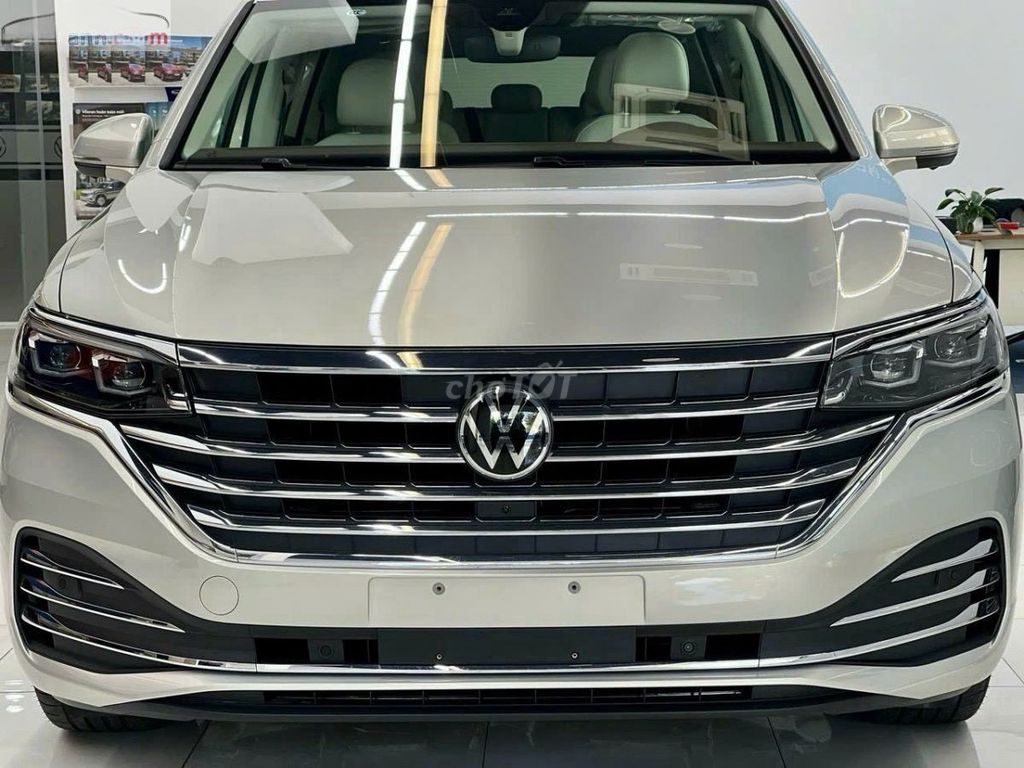 Роскошный минивэн Volkswagen Viloran 2025 серебристый