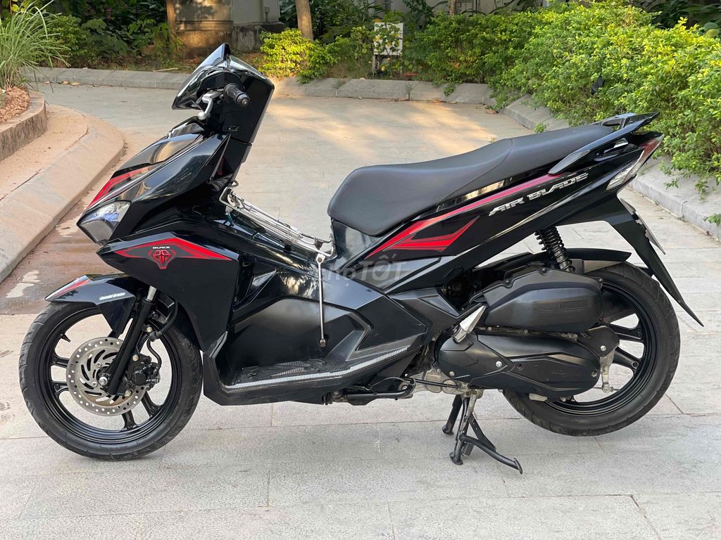Honda Air Blade 2016 Đen. Mua bán Xe máy tại Quận Nam Từ Liêm Hà Nội được đăng bởi Xe Máy Đức Dũng hình 5