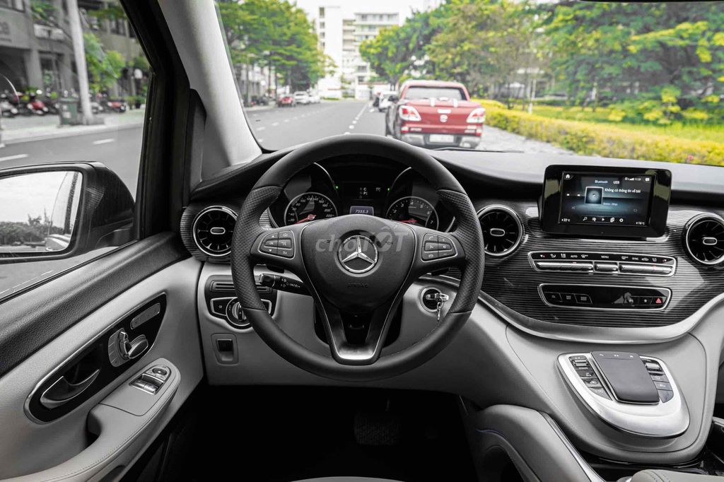 Mercedes V250 Luxury 2021 xe 7 chỗ màu trắng. Mua bán Ô tô tại Quận 7 Tp Hồ Chí Minh được đăng bởi Dương Phương hình 12