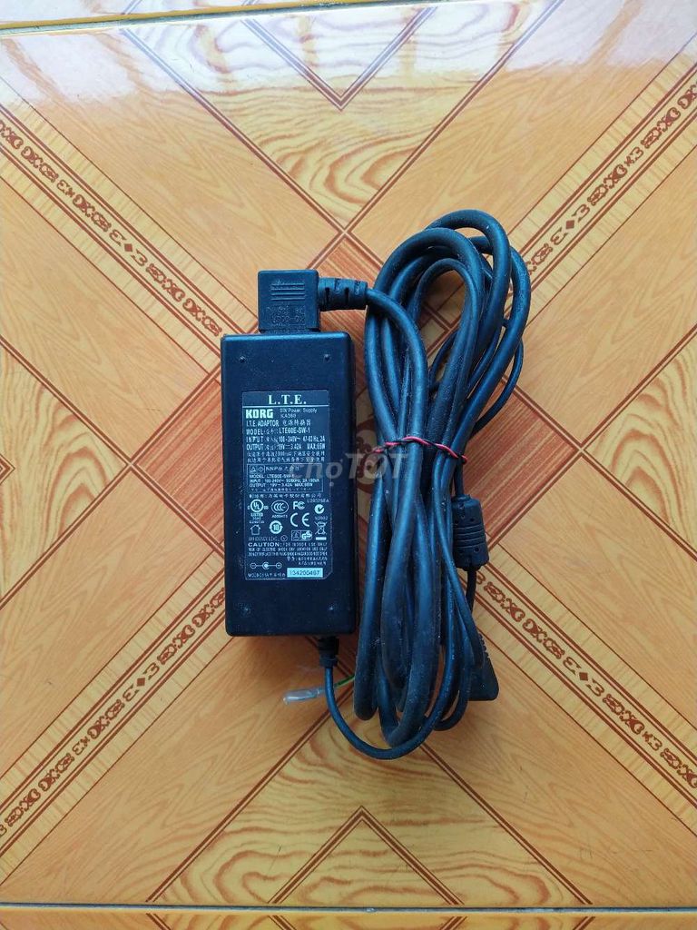 Adapter zin đàn KORG Japan 19v 3.42A 65w