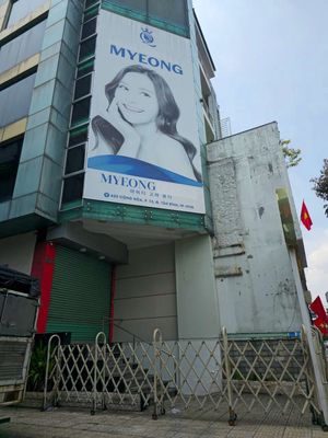 Tòa nhà 2 mặt tiền đường Cộng Hòa, 1 hầm 5 lầu, thang máy. Mua bán văn phòng, mặt bằng kinh doanh tại Quận Tân Bình Tp Hồ Chí Minh được đăng bởi Trung
