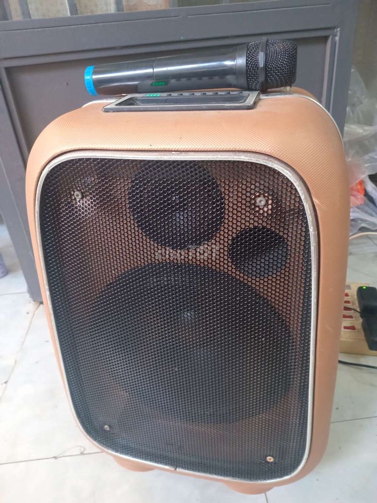 Loa kéo Bluetooth Bass mạnh mẽ nhỏ gọn Nâu. Mua bán Tivi, Âm thanh tại Quận Bình Thuỷ Cần Thơ được đăng bởi hải Trần phi hình 1