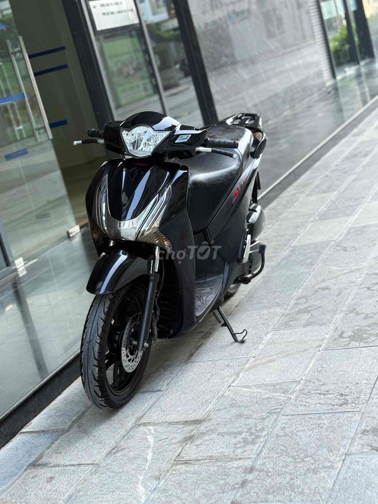 Sh 125i smartkey Đen Sport máy nguyên xe Chất 29E2. Mua bán Xe máy tại Quận Ba Đình Hà Nội được đăng bởi Xe Máy Nam Thi hình 1