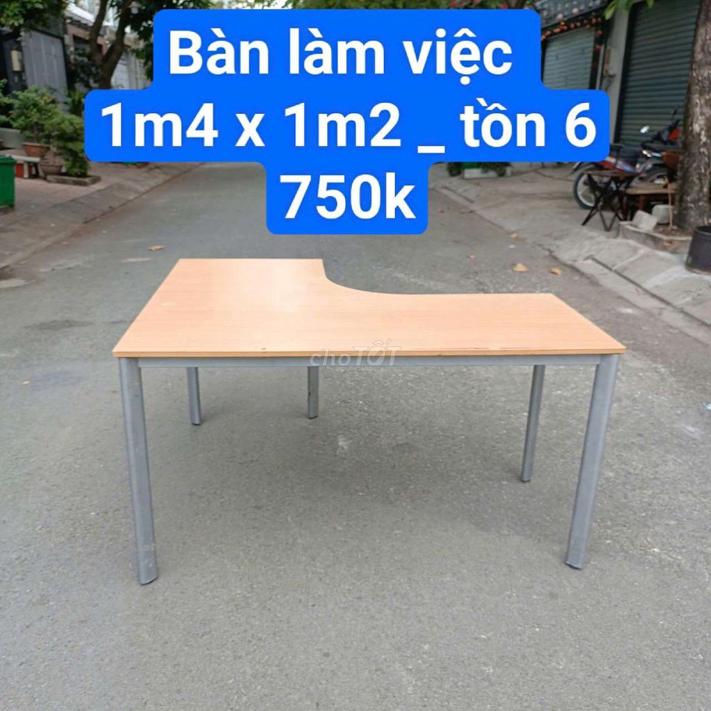 Bàn làm việc gỗ vàng nhạt 1m4x1m2. Mua bán Bàn ghế tại Quận Bình Thạnh Tp Hồ Chí Minh được đăng bởi Kho Thanh Lý Phú Nhàn hình 1