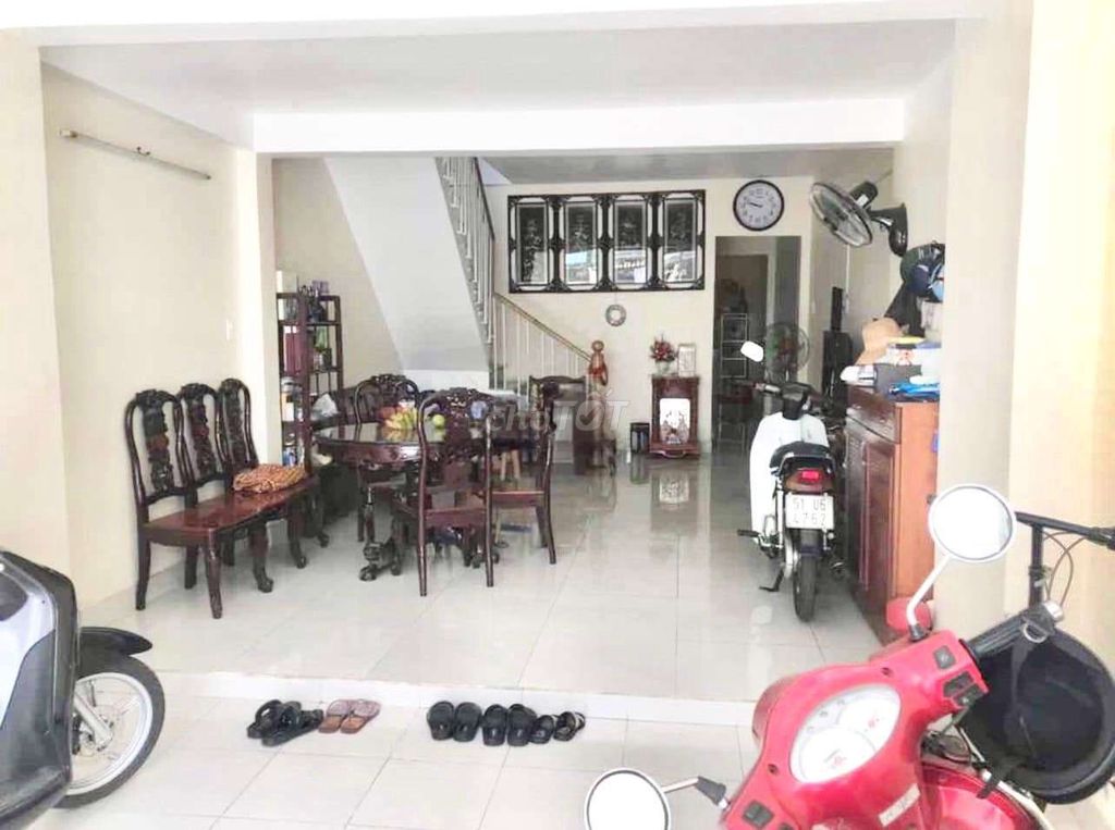 Cho thuê nhà mặt tiền đường số Tân Quy gần Lâm Văn Bền, quận 7