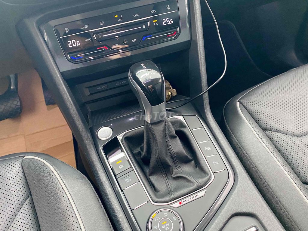 Volkswagen Tiguan 2022 Allspace 1 Chủ- 5000 km. Mua bán Ô tô tại Thành phố Thủ Đức Tp Hồ Chí Minh được đăng bởi Quốc Nhẫn hình 7