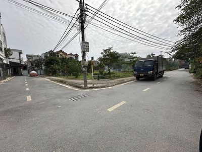 chính chủ cần bán lô đất đẹp,vuông vắn,sẵn sổ xây nhà hoặc đầu tư