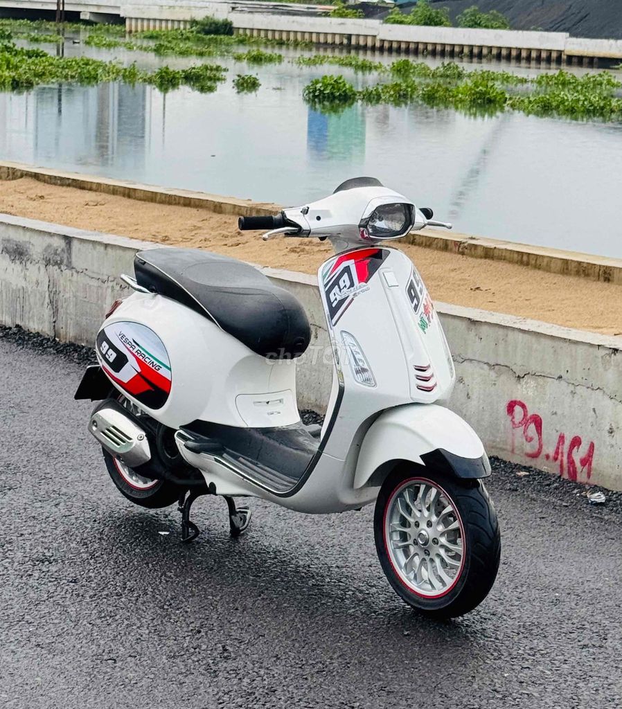 Piaggio Vespa Sprint 2016 3vie Trắng xe zin 9 chủ. Mua bán Xe máy tại Quận Gò Vấp Tp Hồ Chí Minh được đăng bởi CHXM 86 chuyên bán xe trả góp hình 1