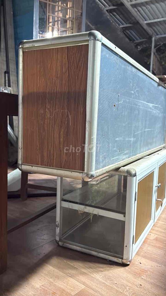 Tủ trưng bày nhôm kính hiện đại. Mua bán Tủ, kệ gia đình tại Thành phố Nha Trang Khánh Hòa được đăng bởi Hiếu hình 1