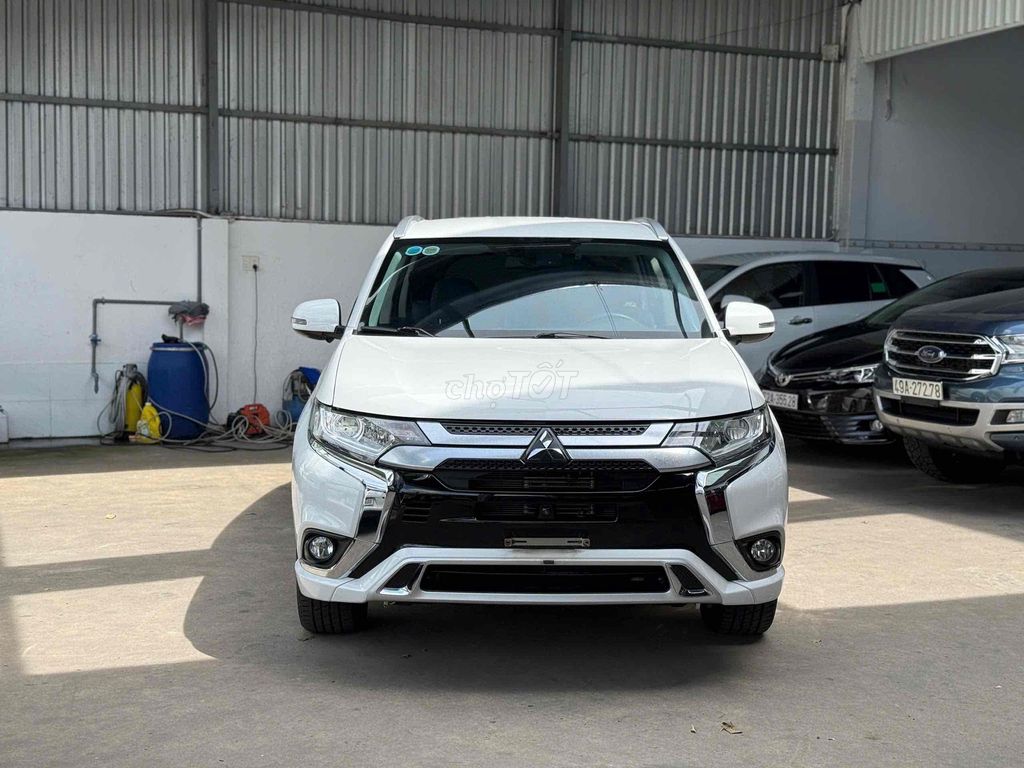 Mitsubishi Outlander CVT 2022 Trắng 77.000 Km. Mua bán Ô tô tại Thành phố Thủ Đức Tp Hồ Chí Minh được đăng bởi Long Auto Vạn Phúc hình 2