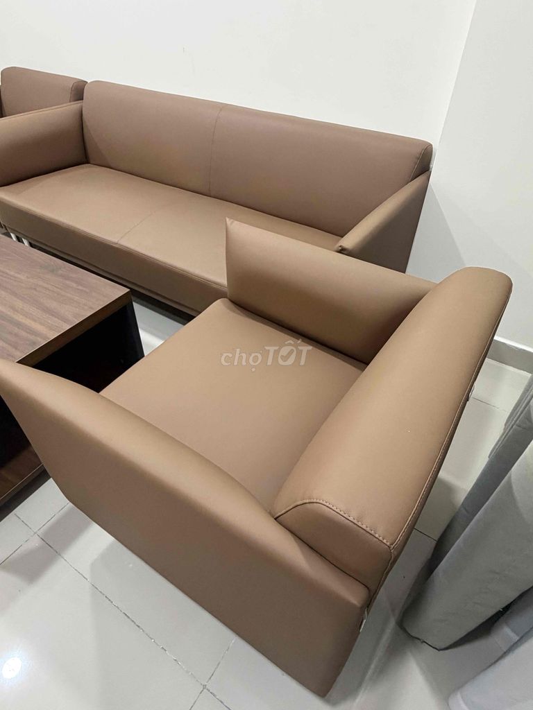 Ghế dài Govi Da Nâu 1m8x70 Mới 99%. Mua bán Bàn ghế tại Thành phố Thuận An Bình Dương được đăng bởi Đoàn Công Sơn hình 1