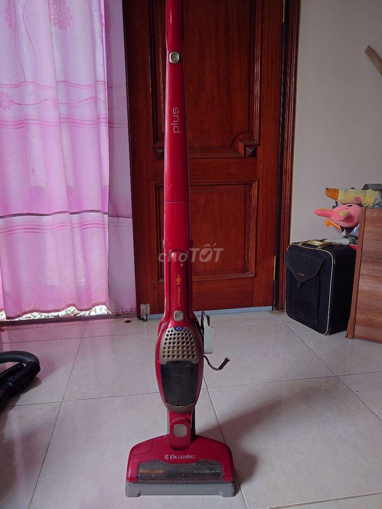 Máy hút bụi Electrolux Đỏ. Mua bán Thiết bị vệ sinh, nhà tắm tại Huyện An Lão Hải Phòng được đăng bởi Manh hình 1