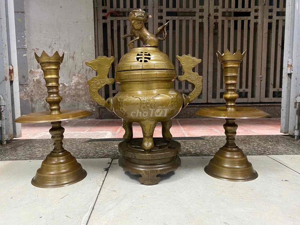 Bộ lư tam sự Huế đồng xưa cao 40cm. Mua bán Đồ sưu tầm, đồ cổ tại Huyện Đông Hải Bạc Liêu được đăng bởi lê cường hình 1
