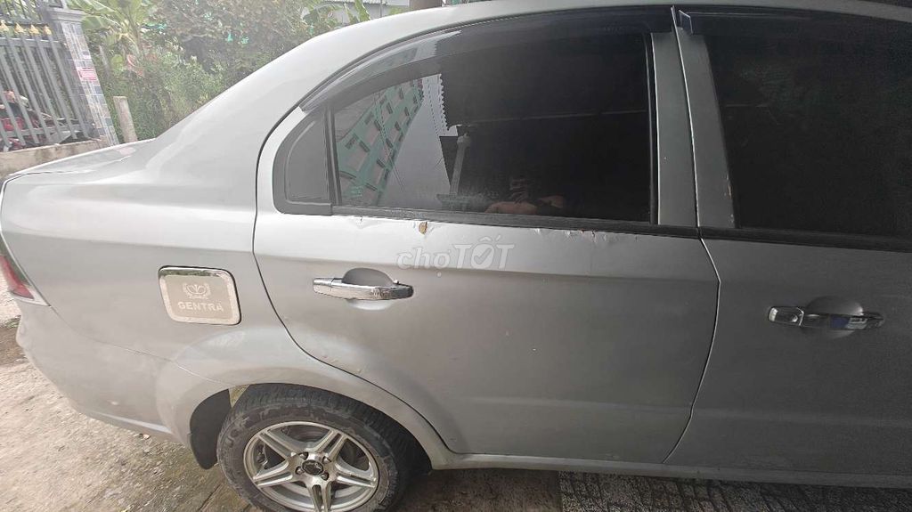 Cần tiền nên bán gentra 2010 hơn 110000 km. Mua bán Ô tô tại Huyện Châu Phú An Giang được đăng bởi Tường hình 4