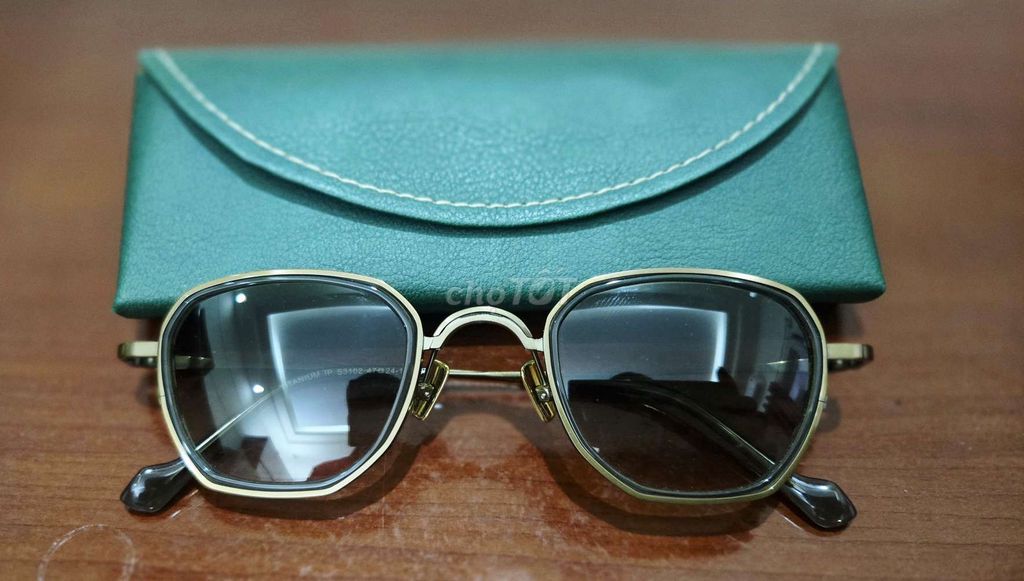 Kính mắt Titan Xanh ngọc Mới 99%. Mua bán Phụ kiện thời trang khác tại Quận Hải An Hải Phòng được đăng bởi Phạm Quốc Toản hình 1