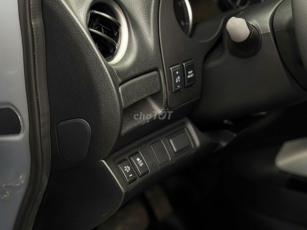 Nissan Navara 2023 VL Xám Đã Chạy 24.000 Km. Mua bán Ô tô tại Quận Tân Phú Tp Hồ Chí Minh được đăng bởi Hải Autoxe Lướt hình 9