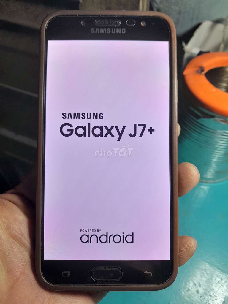 Cần bán samsung J7+ mau den