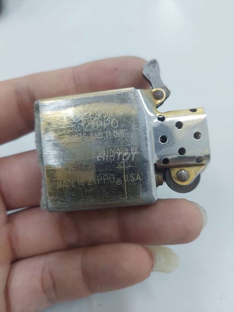 Zippo Ven ý Brass la mã XIV 1998