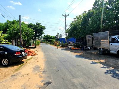 Chính chủ 300m2 đất, mặt tiền đường, sổ hồng riêng, gần Quốc Lộ 50B.. Mua bán đất tại Huyện Cần Giuộc Long An được đăng bởi Đỗ Trung Hậu
