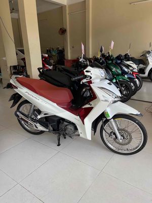 future 125cc. 2023 . máy zin im . áo đẹp ko trầy. Mua bán Xe máy tại Thành phố Rạch Giá Kiên Giang được đăng bởi XE MÁY ÚT BÉ 
