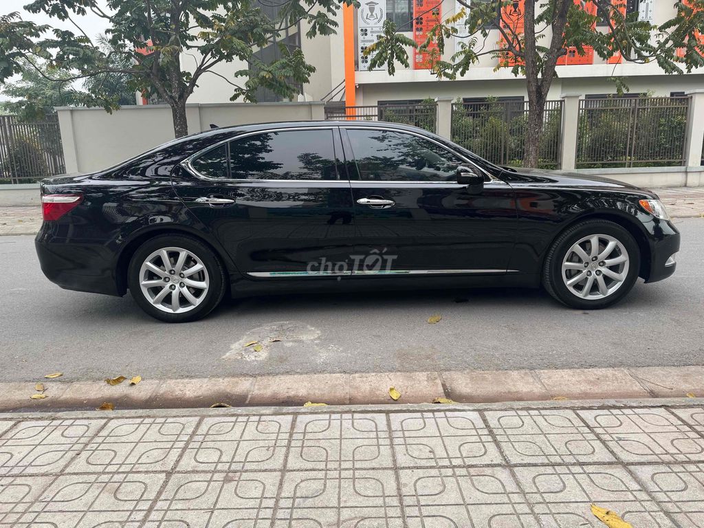 Lexus LS460L 2008 Bản dài L Đen. Mua bán Ô tô tại Quận Long Biên Hà Nội được đăng bởi Long hình 6