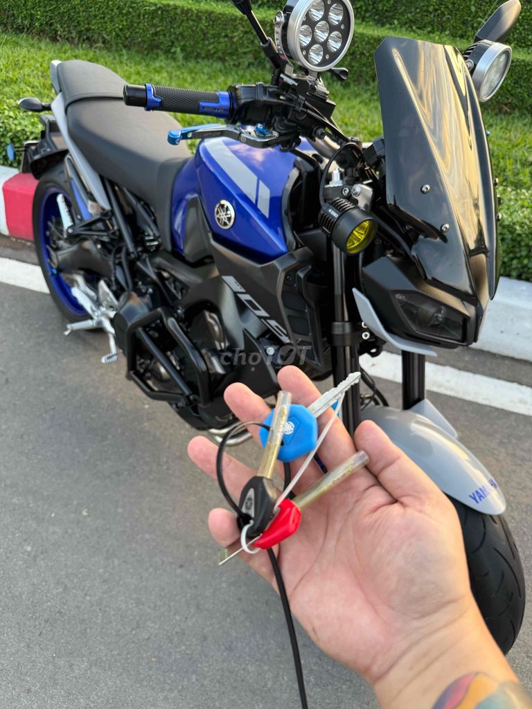 MT-09 odo 5000km siêu mới 1 chủ mua thùng. Mua bán Xe máy tại Quận Bình Thạnh Tp Hồ Chí Minh được đăng bởi Nguyễn Khải Nguyên hình 11