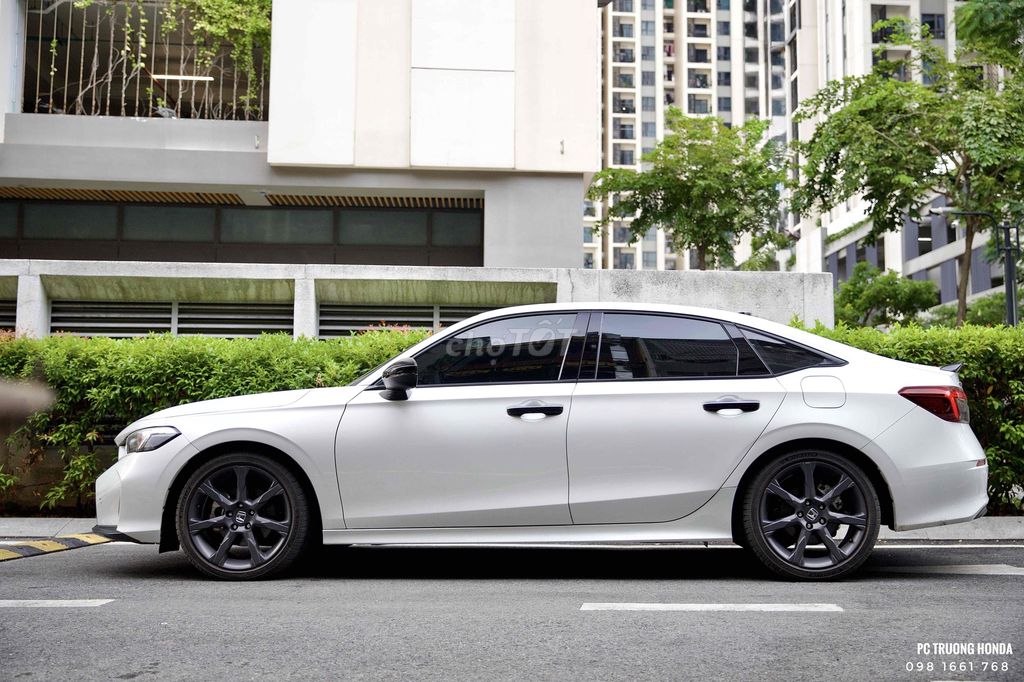 CIVIC RS HEV 2025 CAO CẤP NHẤT,  LƯỚT MỚI NHẤT VN. Mua bán Ô tô tại Quận 10 Tp Hồ Chí Minh được đăng bởi PC Trương hình 3